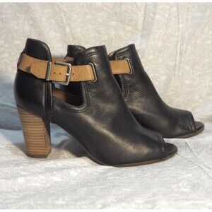 Clarks Artisan Leather Peeptoe Heels size 8 - Block Heel Booties with Buckle
